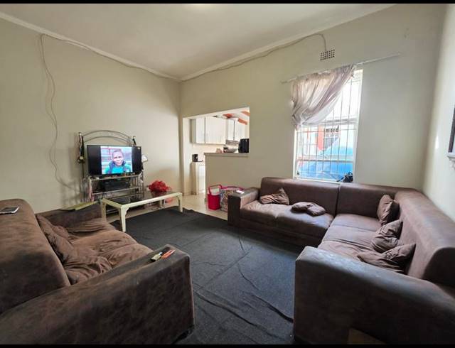2 BEDROOM HOUSE FOR SALE IN BROOKLYN